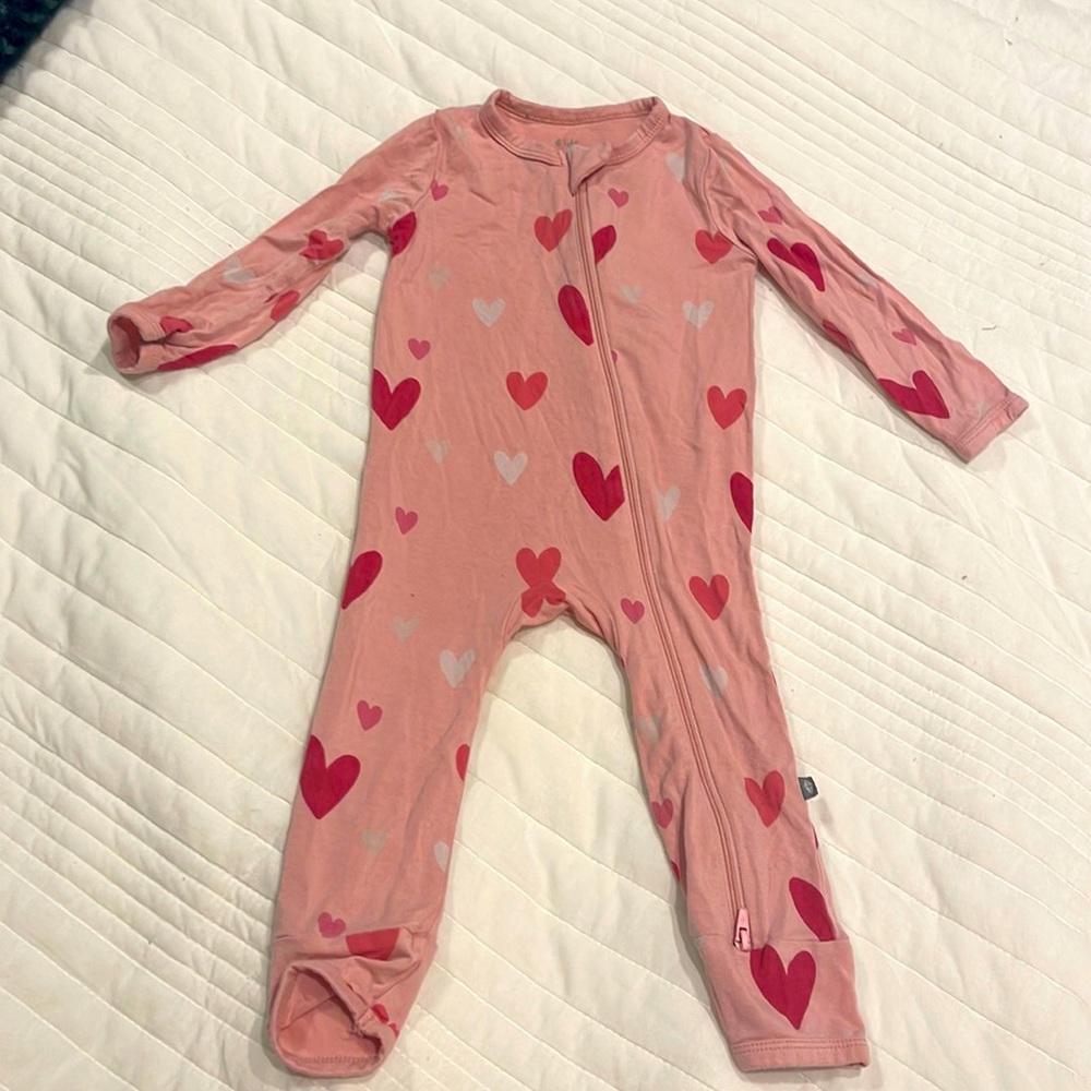 Kyte Baby Crepe Hearts Zippered Romper